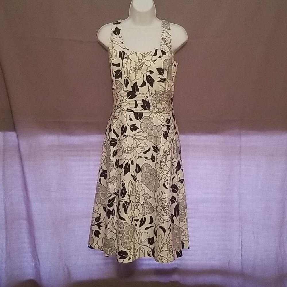 black & white floral printed dress by DONNA RICCO